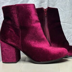 Qupid Velvet Block Heel Ankle Boots - Garnet/Burgundy